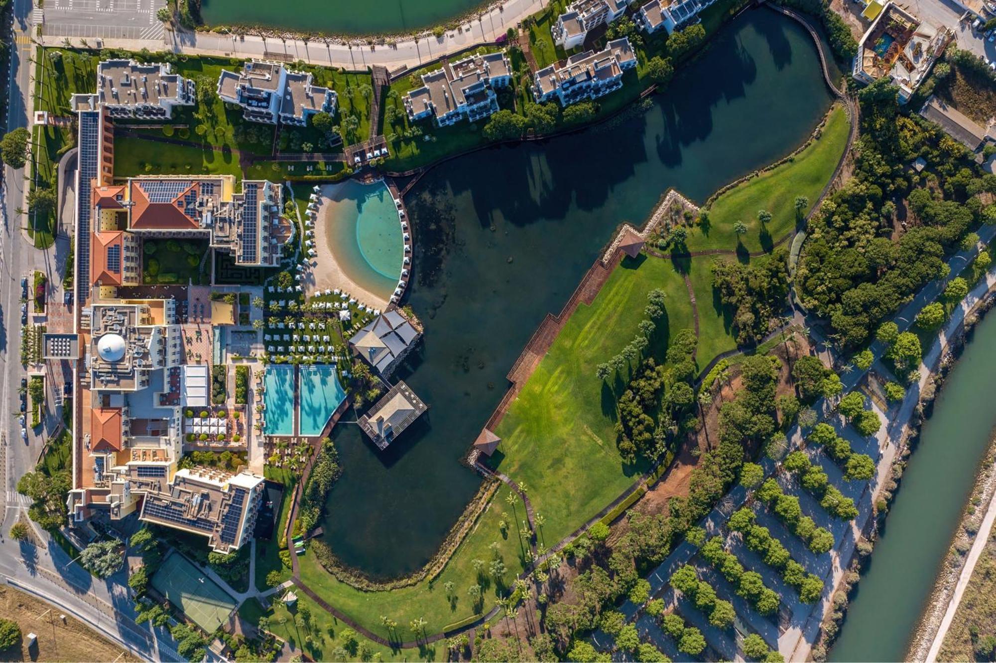 Domes Lake Algarve, Autograph Collection Виламура Экстерьер фото Aerial view of the resort