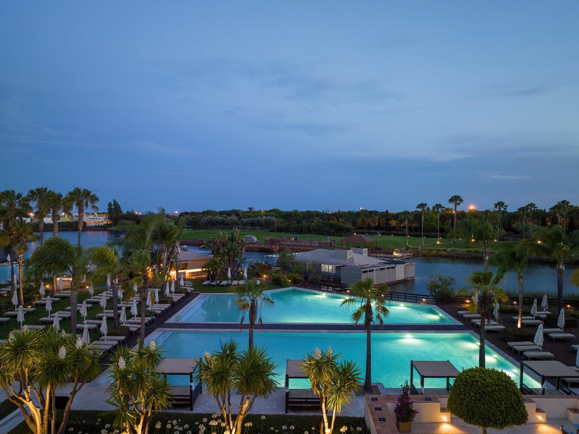 Domes Lake Algarve, Autograph Collection Виламура Экстерьер фото The resort's main pool