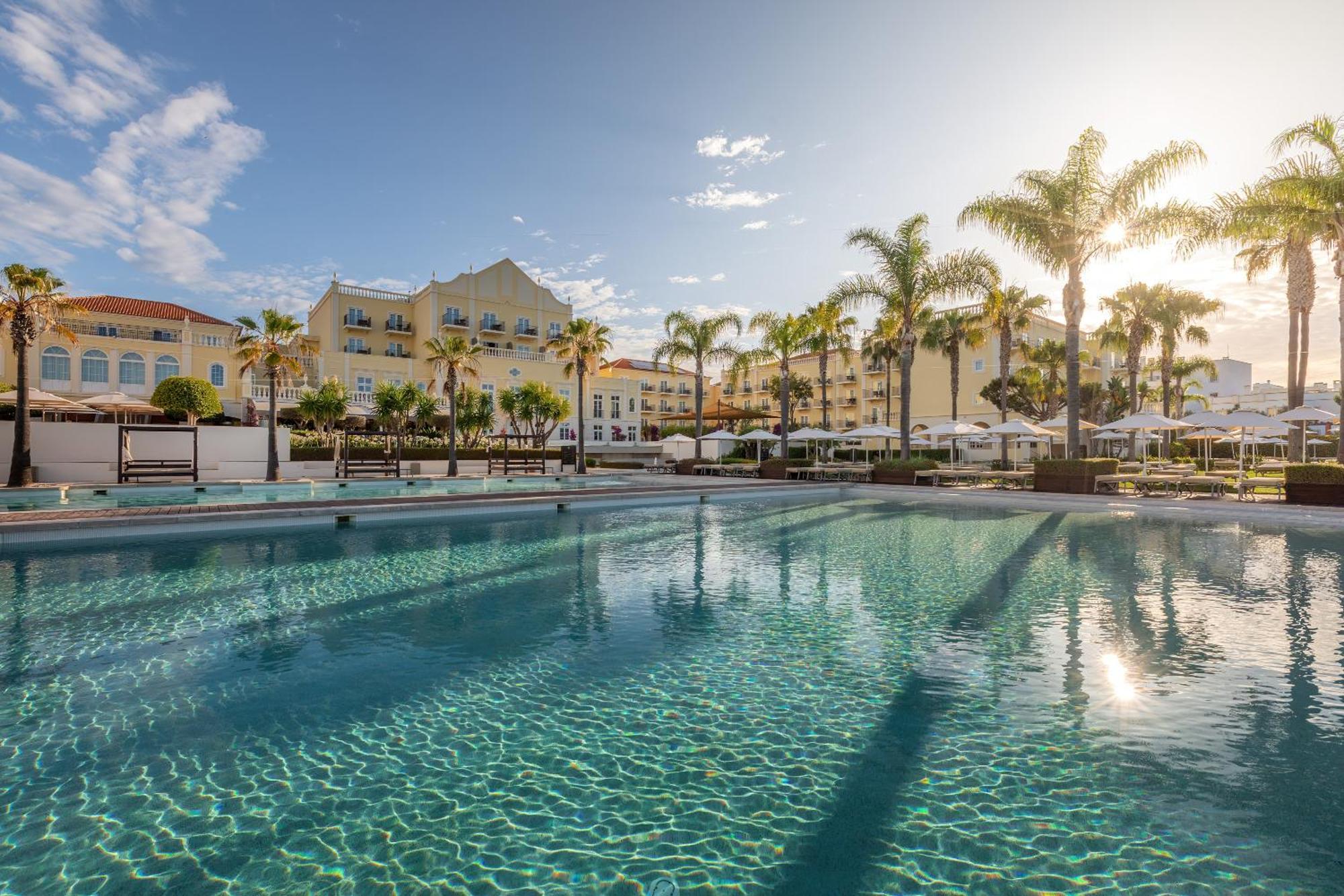 Domes Lake Algarve, Autograph Collection Виламура Экстерьер фото The swimming pool at the resort
