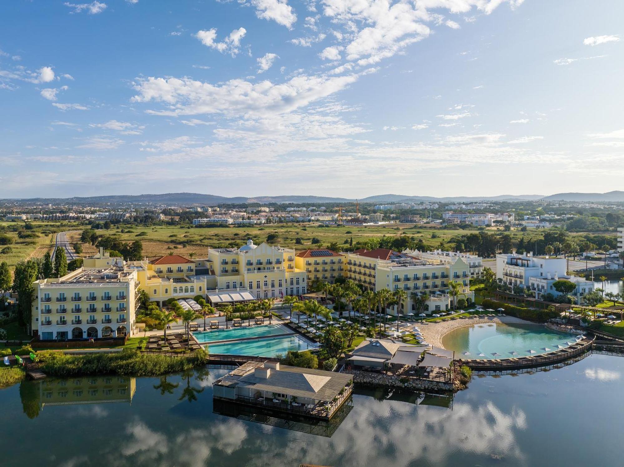 Domes Lake Algarve, Autograph Collection Виламура Экстерьер фото Aerial view of the resort