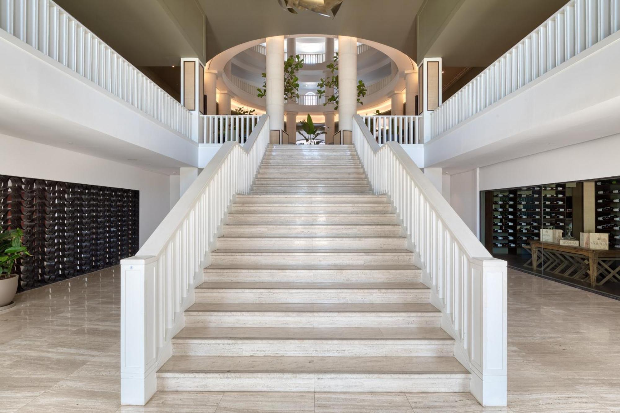 Domes Lake Algarve, Autograph Collection Виламура Экстерьер фото The interior of the hotel