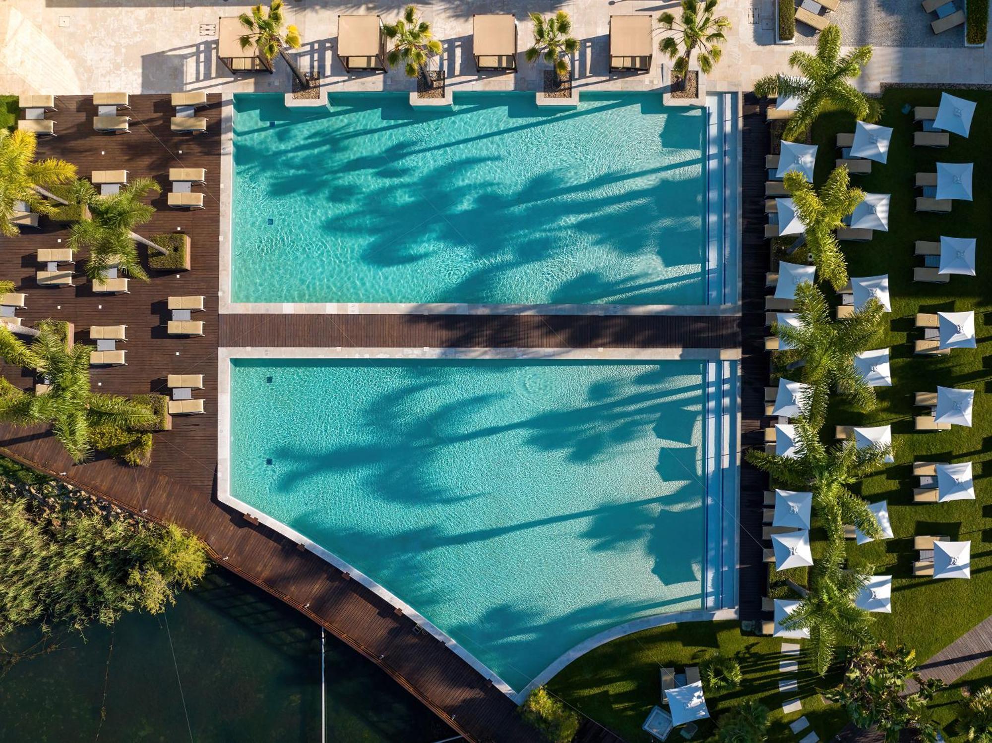 Domes Lake Algarve, Autograph Collection Виламура Экстерьер фото Aerial view of the pool at the Hotel