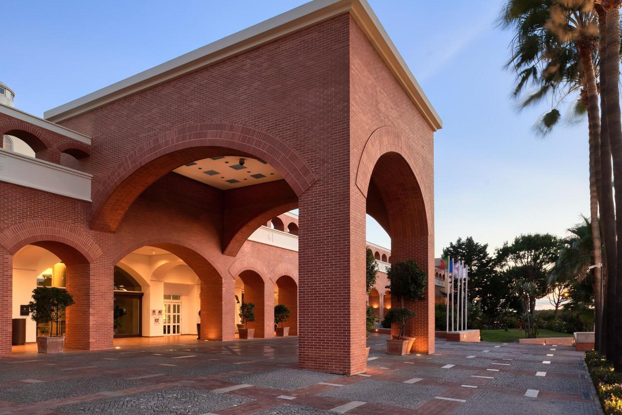 Domes Lake Algarve, Autograph Collection Виламура Экстерьер фото The hotel's entrance
